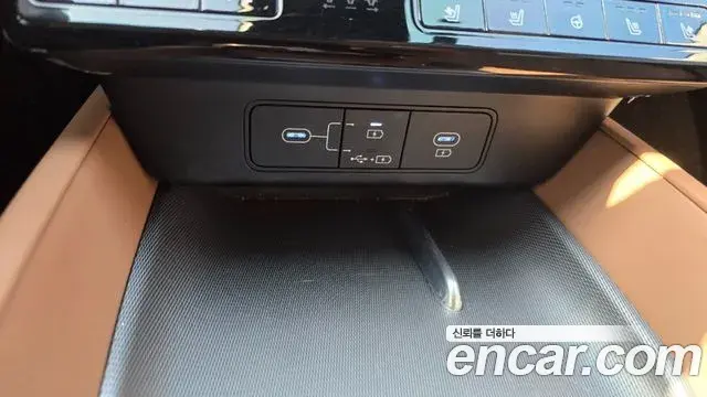 Hyundai Grandeur Hybrid 2023 — ფოტო 17/20
