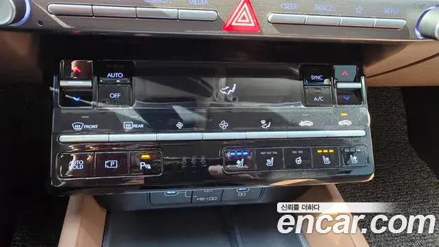 Hyundai Grandeur Hybrid 2023 — ფოტო 18/20