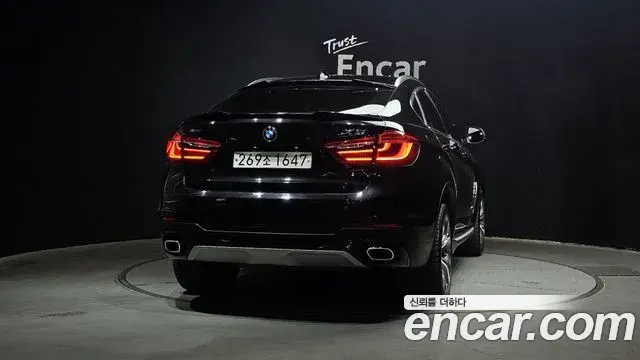 BMW X6 2018 — ფოტო 13/30