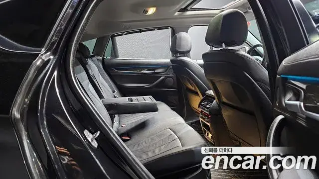 BMW X6 2018 — ფოტო 23/30