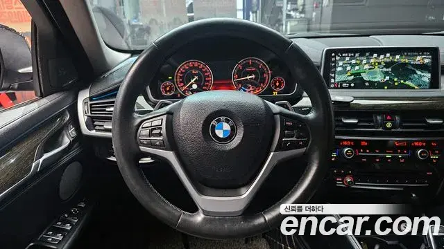 BMW X6 2018 — ფოტო 27/30