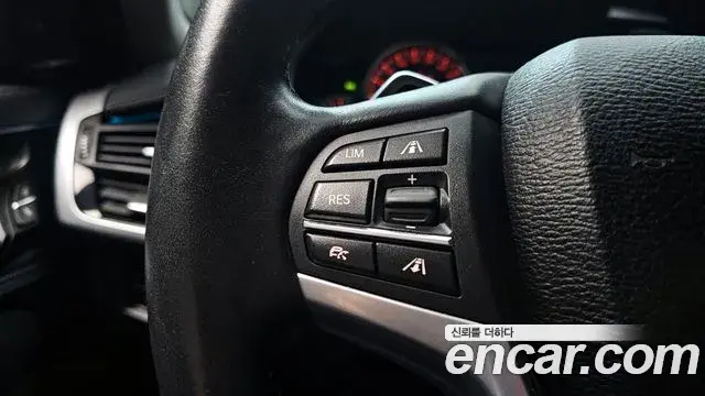 BMW X6 2018 — ფოტო 15/30