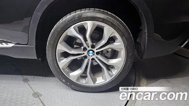 BMW X6 2018 — ფოტო 14/30