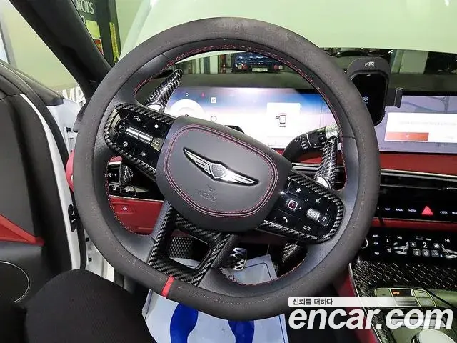 Genesis GV70 2025 — Photo 14/20