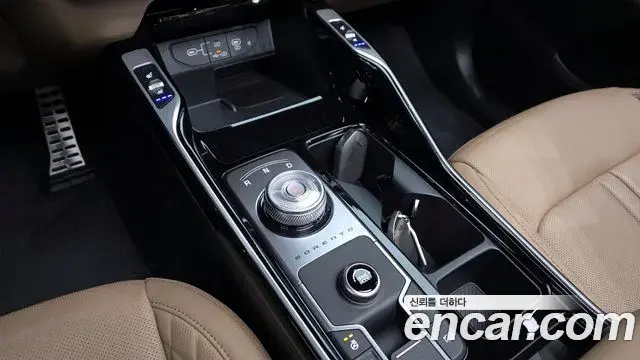 Kia Sorento 2024 — Şəkil 14/32