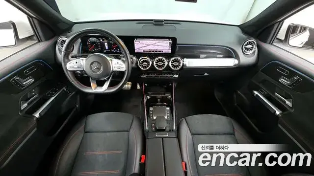 Mercedes-Benz GLB-Class 2021 — Şəkil 28/30