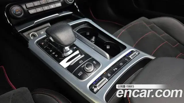 Kia Stinger Meister 2023 — Photo 8/35