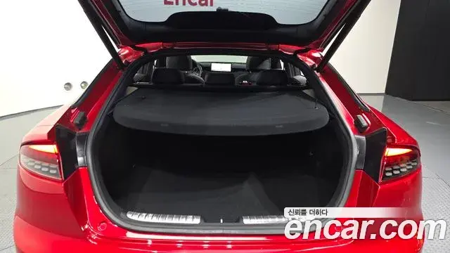 Kia Stinger Meister 2023 — Photo 27/35