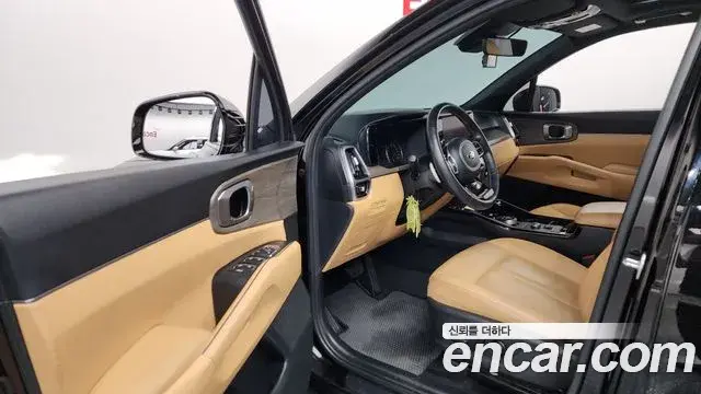 Kia Sorento 2021 — Фото 8/20