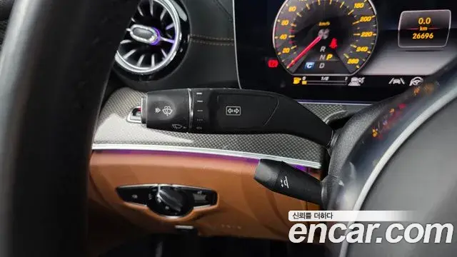 Mercedes-Benz E-Class 2020 — Фото 19/20