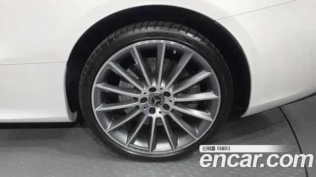 Mercedes-Benz E-Class 2020 — ფოტო 11/30