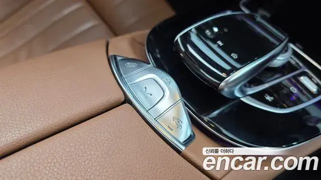 Mercedes-Benz E-Class 2020 — ფოტო 19/30