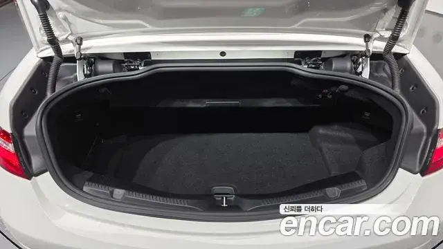 Mercedes-Benz E-Class 2020 — ფოტო 22/30