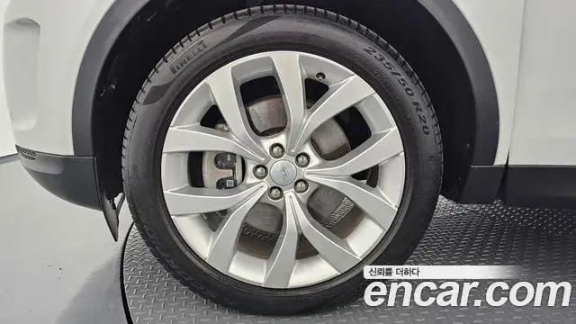 Land Rover Discovery Sport 2022 — Photo 10/38