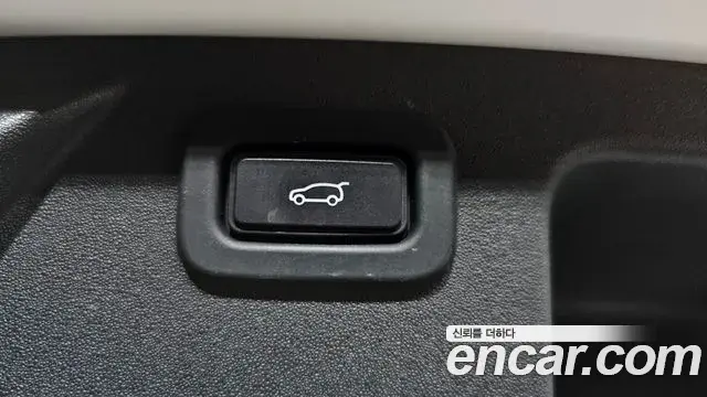 Land Rover Discovery Sport 2022 — Photo 17/38