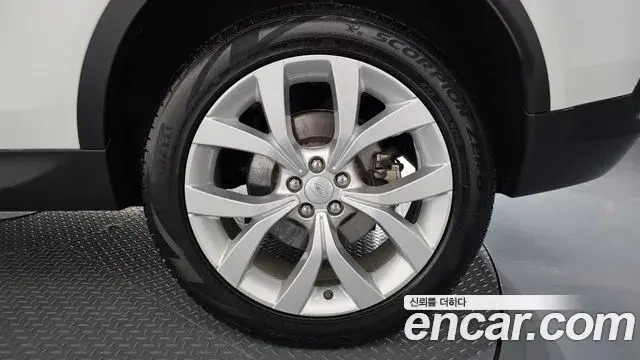 Land Rover Discovery Sport 2022 — Photo 13/38