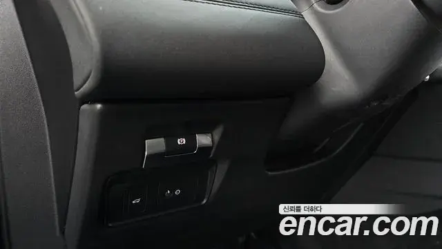 Land Rover Discovery Sport 2022 — Photo 18/38
