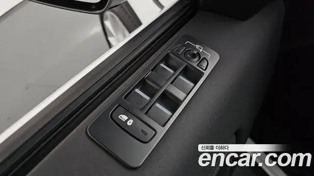 Land Rover Discovery Sport 2022 — Photo 20/38