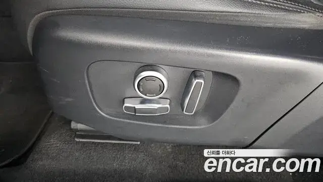 Land Rover Discovery Sport 2022 — Photo 8/38