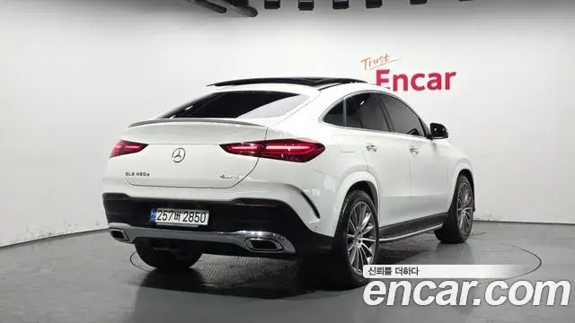 Mercedes-Benz GLE-Class 2024 — Фото 2/20