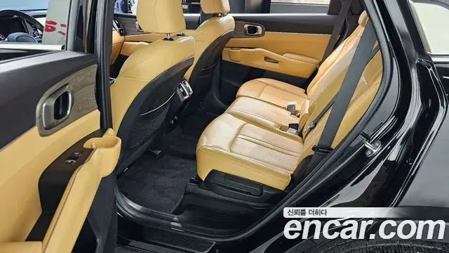 Kia Sorento 2023 — Фото 11/20