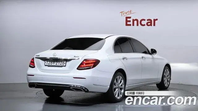Mercedes-Benz E-Class 2018 — Фото 2/20