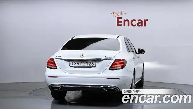 Mercedes-Benz E-Class 2018 — Фото 3/20