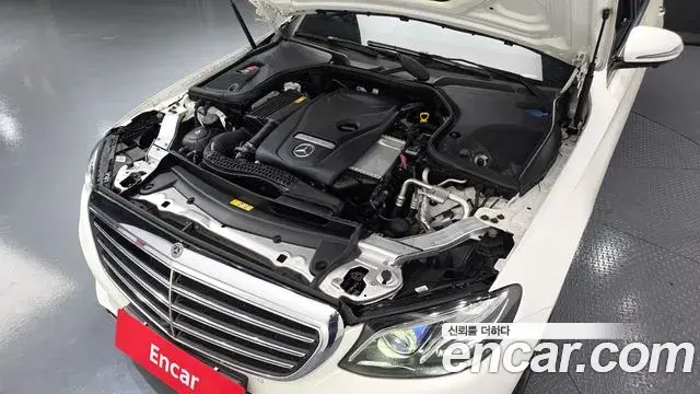 Mercedes-Benz E-Class 2018 — Фото 5/20