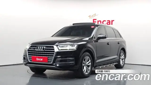 Audi Q7 2019 — Photo 9/20