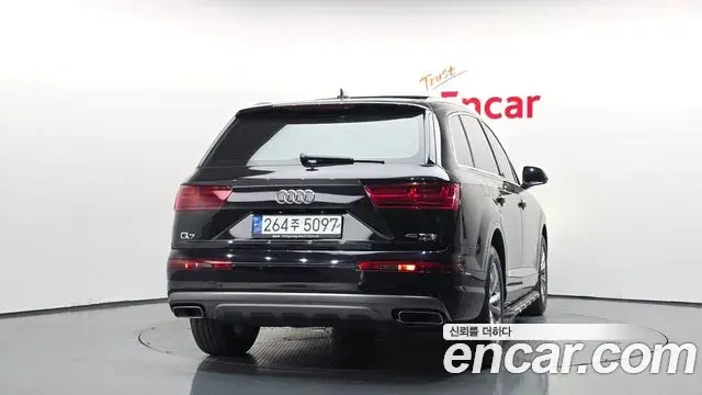 Audi Q7 2019 — Photo 14/20