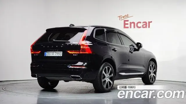 Volvo XC60 2021 — Şəkil 4/35