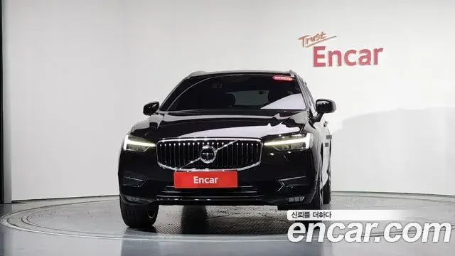 Volvo XC60 2021 — Şəkil 22/35
