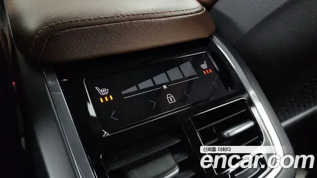 Volvo XC60 2021 — Şəkil 14/35