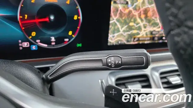 Mercedes-Benz GLE-Class 2020 — Photo 9/20