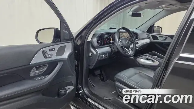 Mercedes-Benz GLE-Class 2020 — Photo 10/20