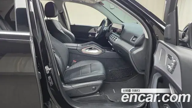 Mercedes-Benz GLE-Class 2020 — Photo 11/20