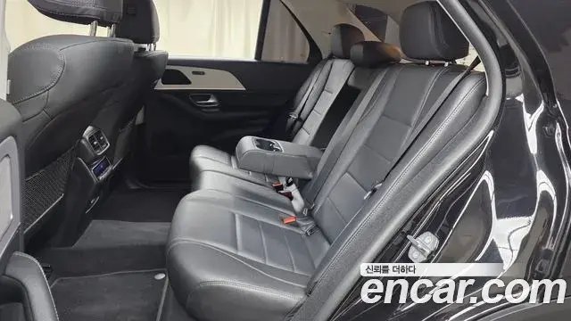 Mercedes-Benz GLE-Class 2020 — Photo 12/20