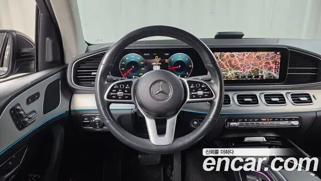 Mercedes-Benz GLE-Class 2020 — Photo 13/20
