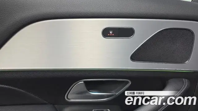 Mercedes-Benz GLE-Class 2020 — Photo 18/20