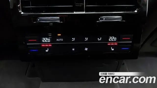 Volkswagen Touareg 2023 — Şəkil 16/20