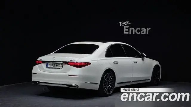 Mercedes-Benz S-Class 2022 — Photo 17/33
