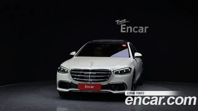 Mercedes-Benz S-Class 2022 — Photo 30/33