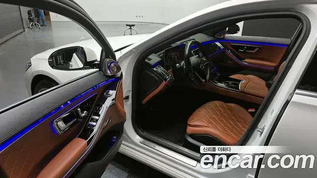 Mercedes-Benz S-Class 2022 — Photo 5/33