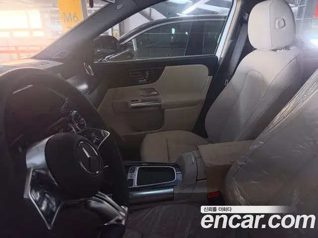 Mercedes-Benz EQA 2025 — Photo 1/4