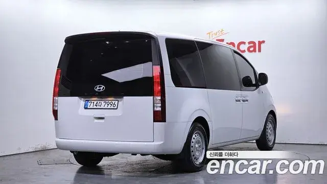 Hyundai Staria 2024 — ფოტო 14/30