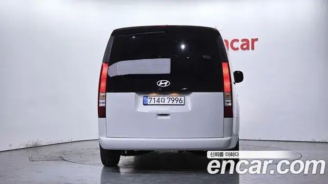 Hyundai Staria 2024 — ფოტო 17/30