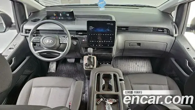 Hyundai Staria 2024 — ფოტო 21/30