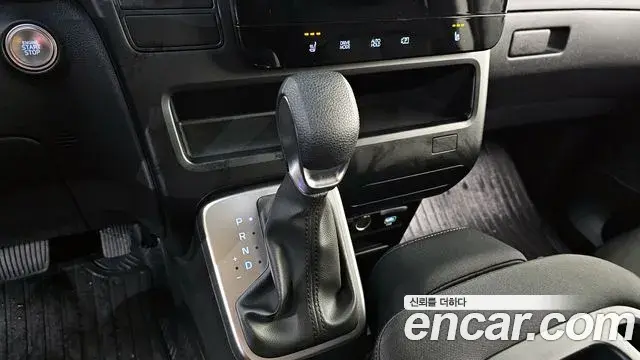 Hyundai Staria 2024 — ფოტო 22/30