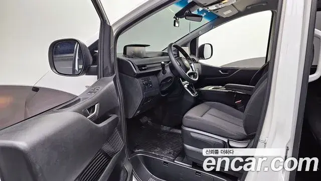 Hyundai Staria 2024 — ფოტო 18/30
