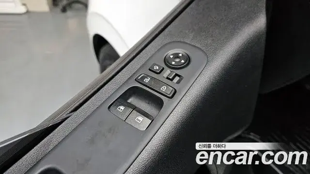 Hyundai Staria 2024 — ფოტო 7/30